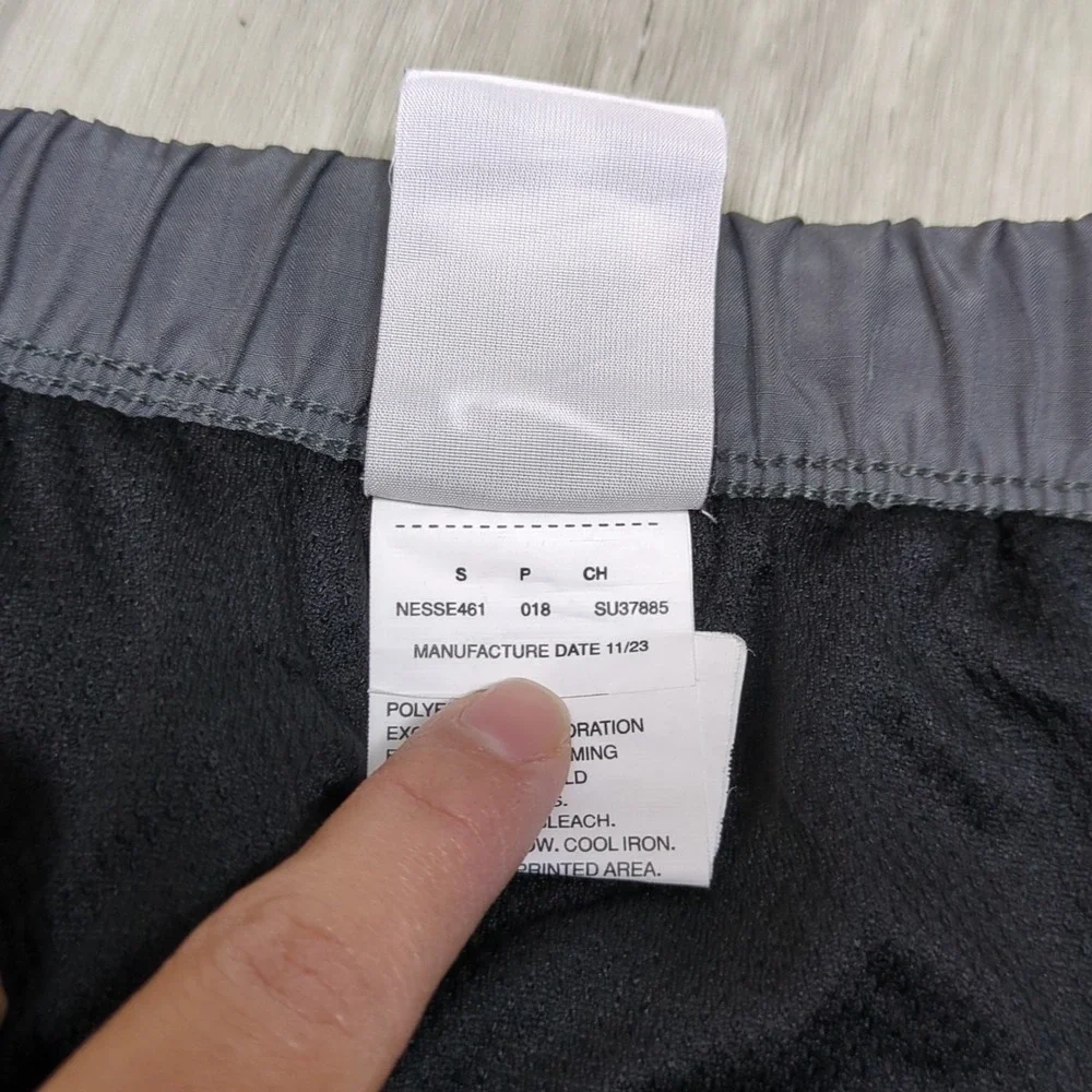 Nike Cargo Swim Shorts Mens Small Gray 6.5